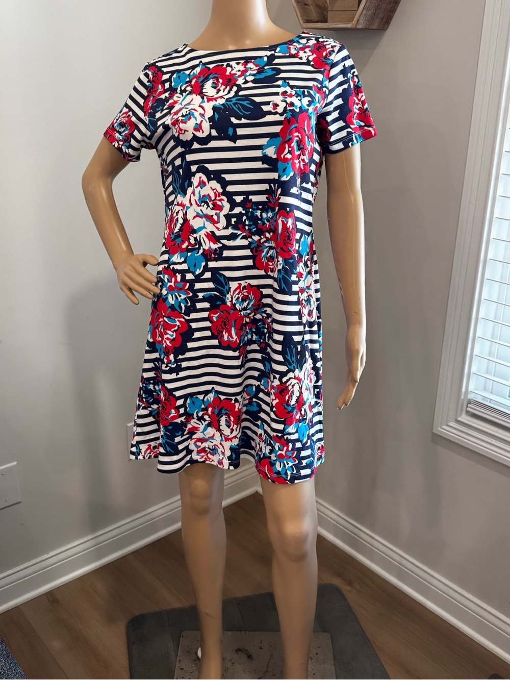 Lemon Way Striped Floral Dress Blue Red White Short Sleeve Size S